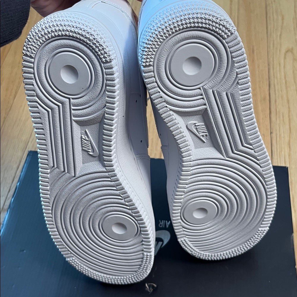 Nike Air Force One with Studded Swoosh Size 8.5 - Picture 7 of 8